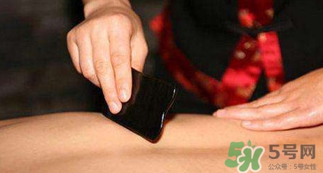 女人刮痧好還是拔罐好？刮痧和拔罐的區(qū)別