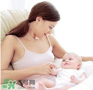 哺乳期能不能涂口紅呢？哺乳期涂口紅對寶寶有危害嗎？
