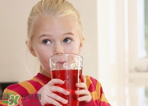 碳酸飲料喝多了會(huì)怎么樣？碳酸飲料的危害有哪些