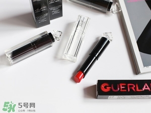 嬌蘭小黑裙007值得入嗎？嬌蘭小黑裙007唇膏口紅怎么樣？
