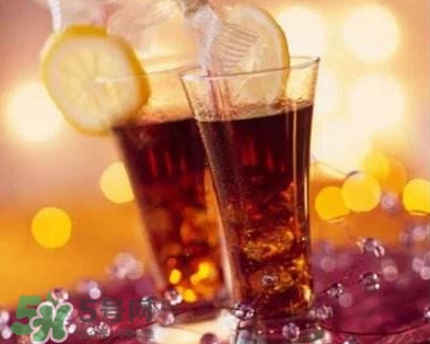 碳酸飲料喝多了會(huì)怎么樣？碳酸飲料的危害有哪些