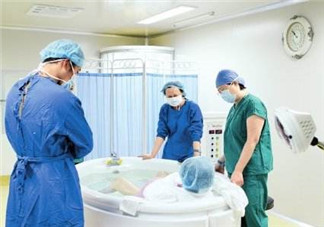 水中分娩是怎樣的？水中分娩與傳統(tǒng)分娩的區(qū)別有哪些？