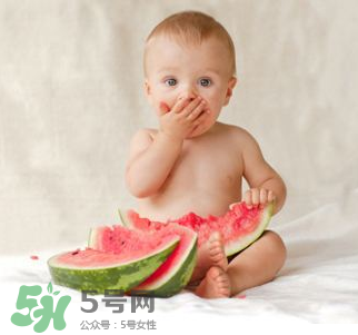 夏天寶寶能不能吃冰西瓜呢？冰西瓜寶寶能吃嗎？