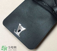 lv lockme包包怎么辨別真?zhèn)?？lv lockme包包真假鑒定