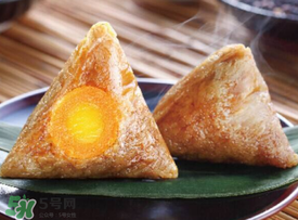 蛋黃粽子的蛋黃怎么弄？包粽子的蛋黃怎么處理？