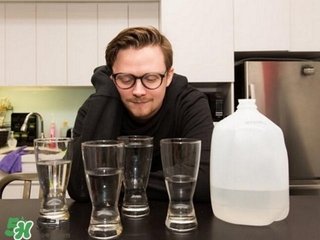 30天不喝飲料，妹子的對(duì)比照令人震驚 喝白開水的好處