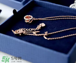 施華洛世奇跳動(dòng)的心是什么材質(zhì)？跳動(dòng)的心項(xiàng)鏈?zhǔn)倾y的嗎？