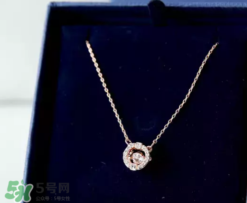 施華洛世奇跳動(dòng)的心是什么材質(zhì)？跳動(dòng)的心項(xiàng)鏈?zhǔn)倾y的嗎？