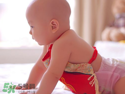 夏天寶寶睡覺穿什么好？夏天寶寶睡覺能光著睡嗎？