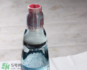 波子汽水彈珠怎么拿出來？怎么把波子汽水的彈珠拿出來？
