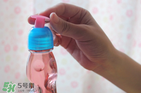 彈珠汽水怎么開？彈珠汽水怎么開不會(huì)噴？