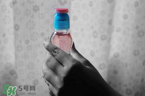 彈珠汽水怎么開？彈珠汽水怎么開不會(huì)噴？