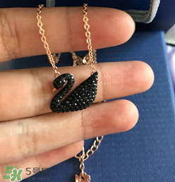 施華洛世奇黑天鵝是什么材質(zhì)？施華洛世奇黑天鵝是水晶嗎？