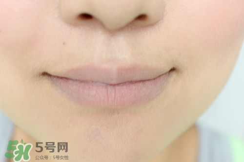 染唇液怎么用？染唇液使用方法