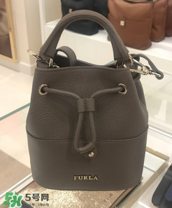 furla水桶包有幾種尺寸？芙拉水桶包尺寸多大？