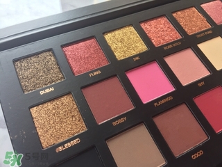 huda beauty眼影怎么畫？huda beauty眼影盤教程