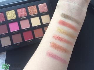 huda beauty眼影怎么畫？huda beauty眼影盤教程