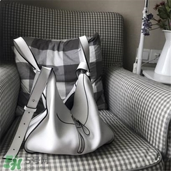 loewe hammock尺寸多大？羅意威吊床包有幾個(gè)尺寸？