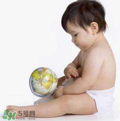 寶寶坐不穩(wěn)的原因 寶寶為什么會(huì)坐不穩(wěn)呢？