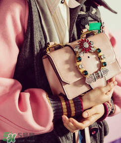 miumiu miulady包包正品多少錢？miulady寶石包專柜價(jià)格