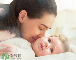 夏天寶寶出生該準(zhǔn)備什么？夏季待產(chǎn)包的特點