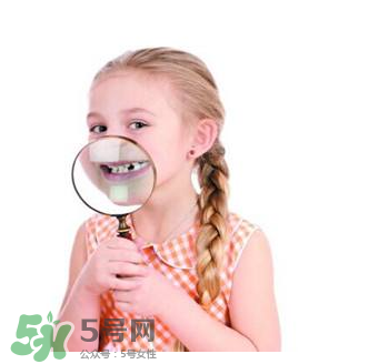 寶寶換牙可以吃糖嗎？小孩換牙期間能不能吃糖？
