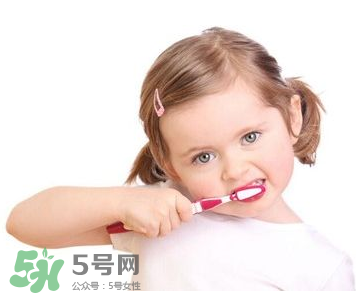 寶寶換牙可以刷牙嗎？小孩換牙期間能刷牙嗎？