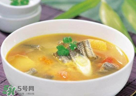 黃鱔和西紅柿可以一起吃嗎？黃鱔能和西紅柿同吃嗎？