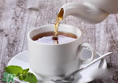 胃脹氣可以喝蜂蜜水嗎？胃脹氣可不可以喝蜂蜜水？