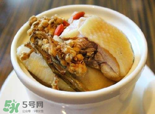 枇杷花怎么煲湯？枇杷花煲湯搭配什么最佳？
