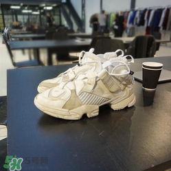 2018vetements reebok pump最新聯(lián)名運動鞋什么樣_好看嗎？