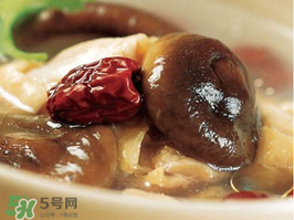 鴨肉能和香菇一起燉嗎？香菇燉鴨肉有毒嗎？
