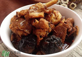 鴨肉能和香菇一起燉嗎？香菇燉鴨肉有毒嗎？