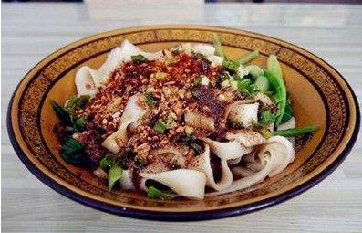 油潑面怎么做好吃？陜西油潑面的正宗做法