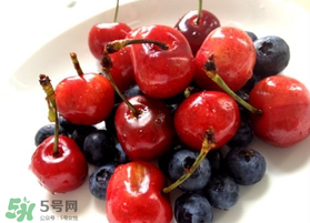 藍(lán)莓和櫻桃可以一起吃嗎？藍(lán)莓和櫻桃哪個(gè)好吃？
