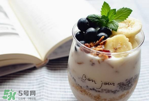 藍莓和香蕉能一起吃嗎？藍莓可以和香蕉榨汁嗎？