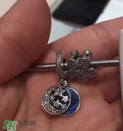 pandora繁星童話手鏈?zhǔn)鞘裁床馁|(zhì)？潘多拉繁星童話是銀的嗎？