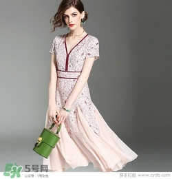 7月份穿什么衣服？七月份穿衣搭配