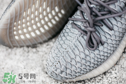 adidas yeezy 350 boost v2蟒蛇皮定制版多少錢？