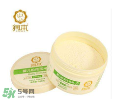 爽身粉可以擦臉上嗎？臉上可不可以涂爽身粉？