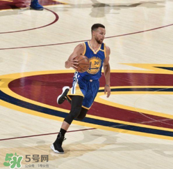 under armour curry4 low什么樣？庫里第四代總決賽戰(zhàn)靴低幫版諜照