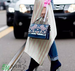 fendi kan i多少錢？芬迪kan i包包國內(nèi)專柜價(jià)格