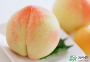 水蜜桃不能和什么一起吃？水蜜桃和什么不能一起吃？