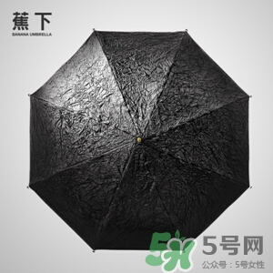 蕉下太陽傘怎么收？蕉下小黑傘太陽傘怎么打開？