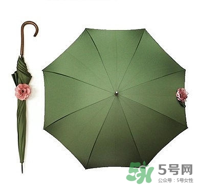 黑檸檬和蕉下哪個(gè)好？黑檸檬和蕉下太陽(yáng)傘對(duì)比