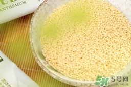 菊花晶可以加奶粉里嗎？菊花晶可以加米粉里嗎