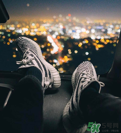 adidas yeezy 350 v2 boost zebra白斑馬多少錢？