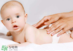 哄寶寶睡覺可以搖晃嗎？哄寶寶睡覺搖晃有害嗎？