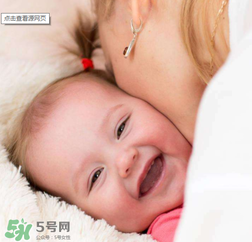 哄寶寶睡覺可以搖晃嗎？哄寶寶睡覺搖晃有害嗎？