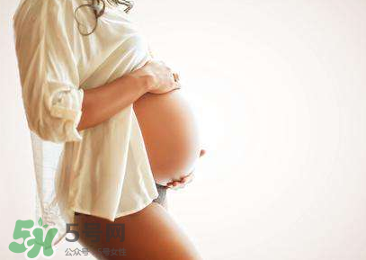 孕婦長(zhǎng)痱子可以用痱子粉嗎？痱子粉對(duì)孕婦有危害嗎？